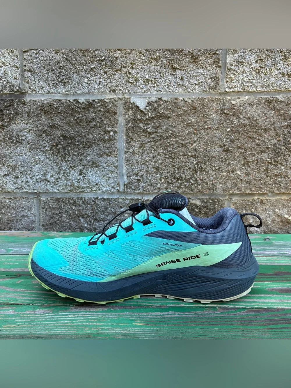 Salomon Womens Sense Ride 5 GTX Sneakers Sz 8 Trail Running Shoes Turquoise